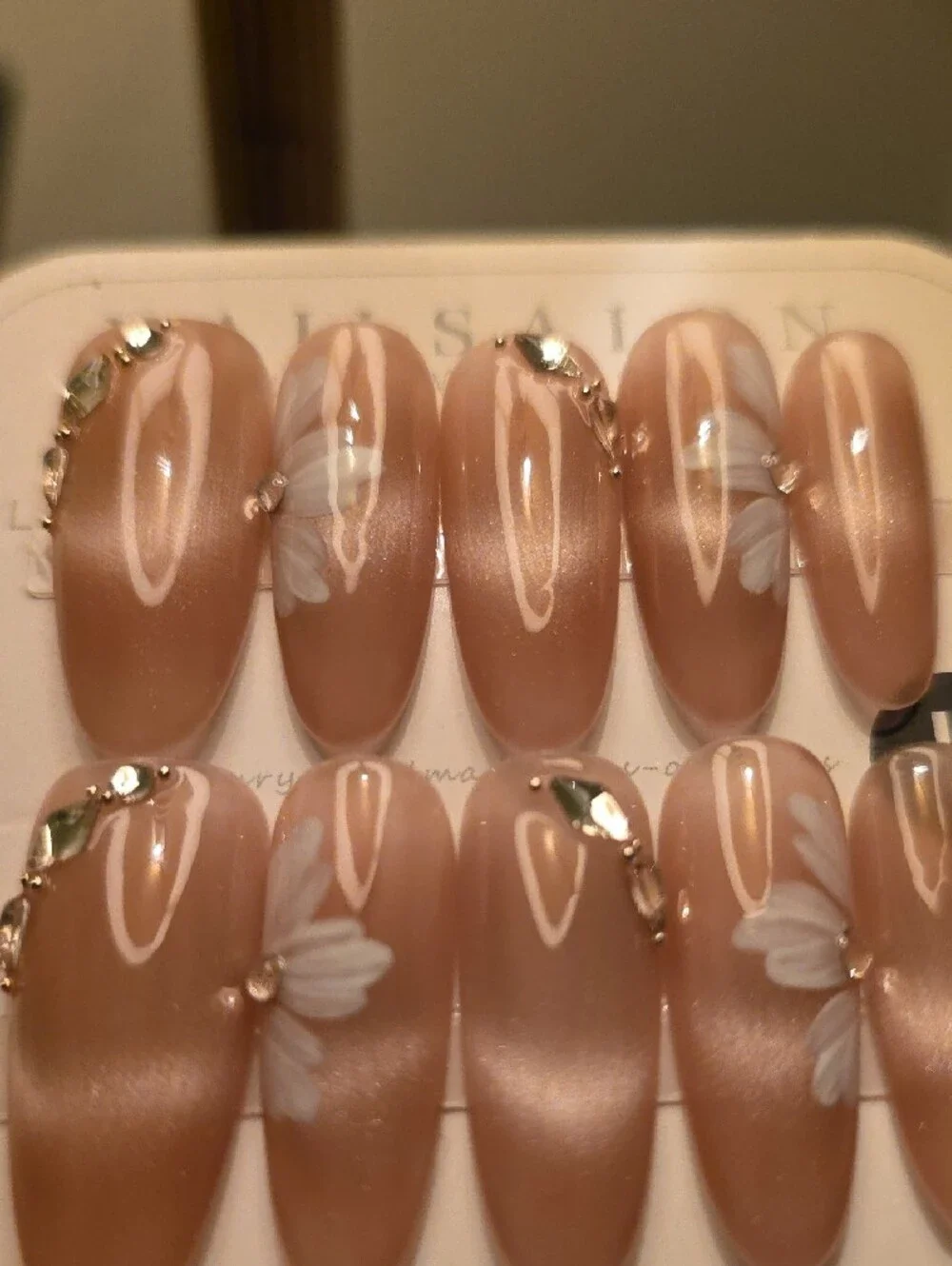 Nude Pink Daisy Press-On Nails with Rhinestone Accent Size Large